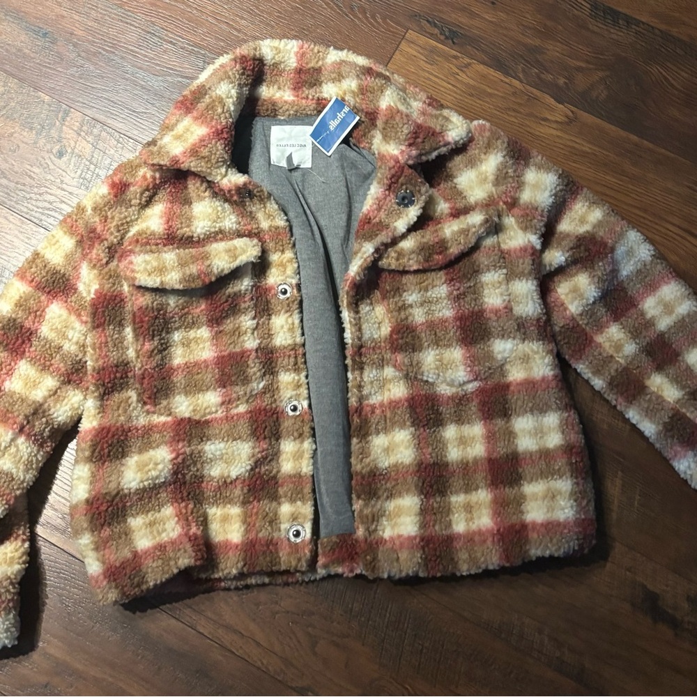 Avec Les Filles Cream and Brown Plaid Teddy Jacket - Picture 11 of 12